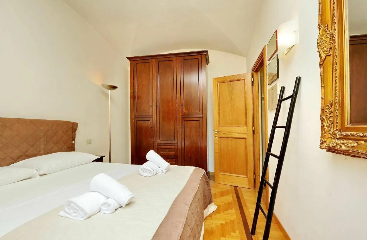 Borgo Pio Apartment Rome